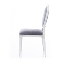Аренда стульев Louis белого цвета с серой бархатной обивкой 3-2