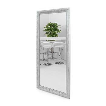 Зеркало серебристого цвета